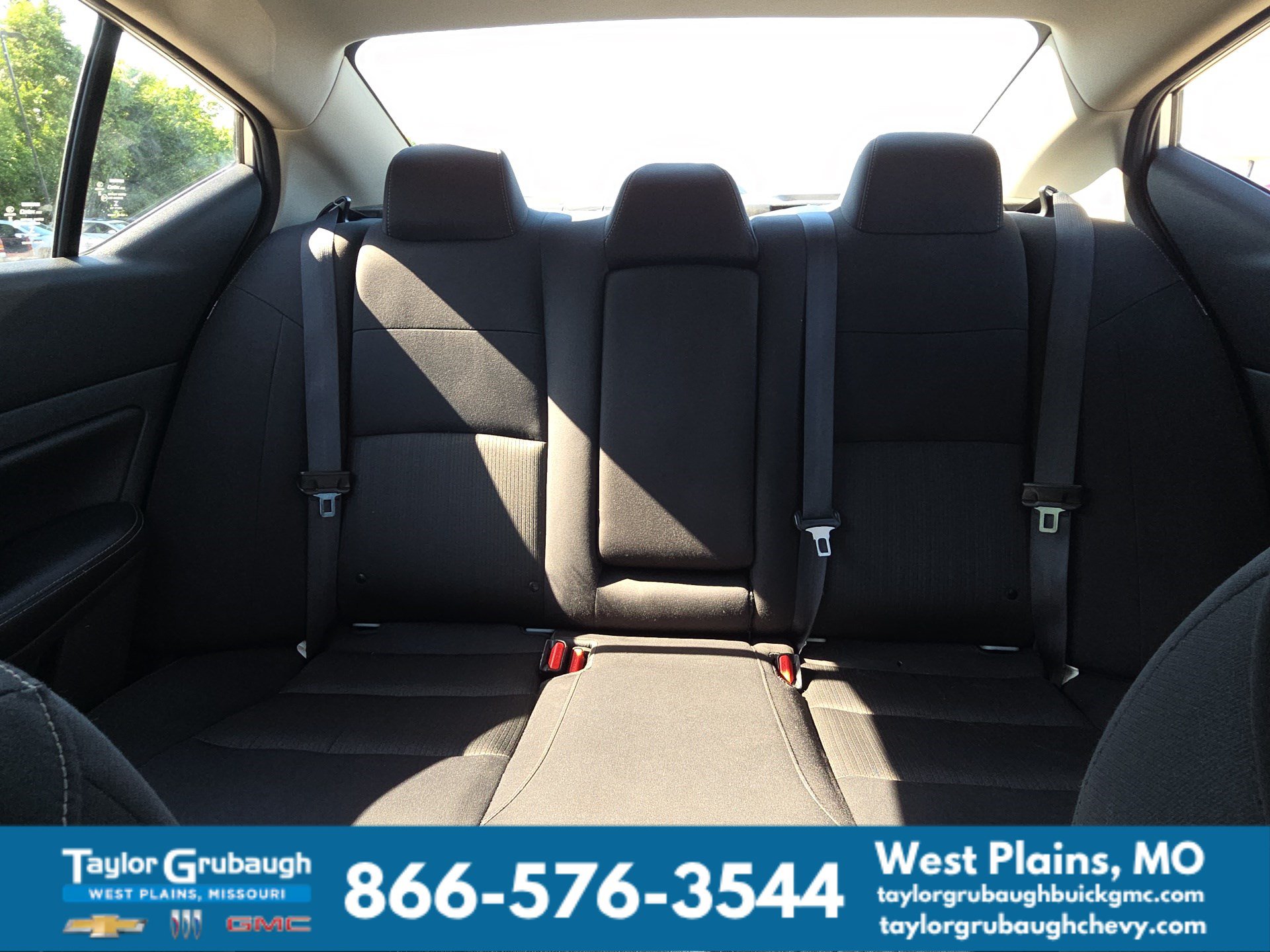 Used 2024 Nissan Altima 2.5 SV FWD image 25