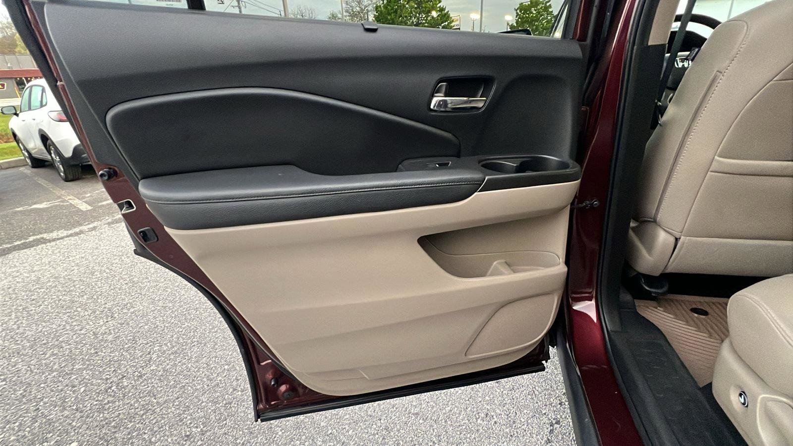 Used 2022 Honda Pilot Touring image 18