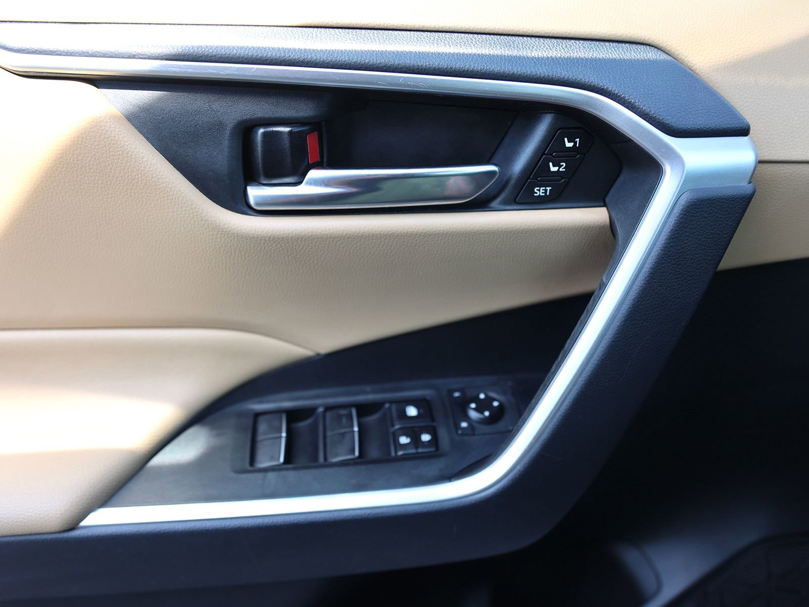 Used 2019 Toyota RAV4 XLE Premium w/ Cold Weather Package image 37