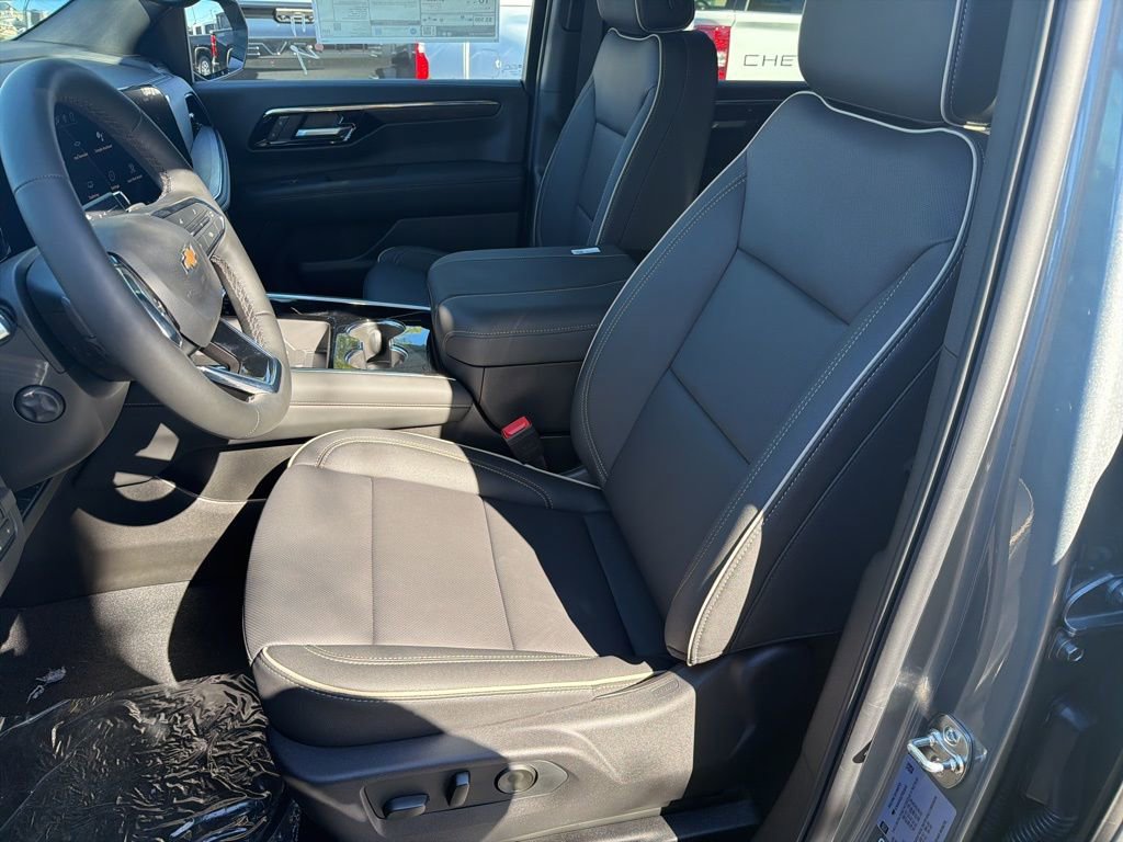New 2026 Chevrolet Suburban Premier image 9