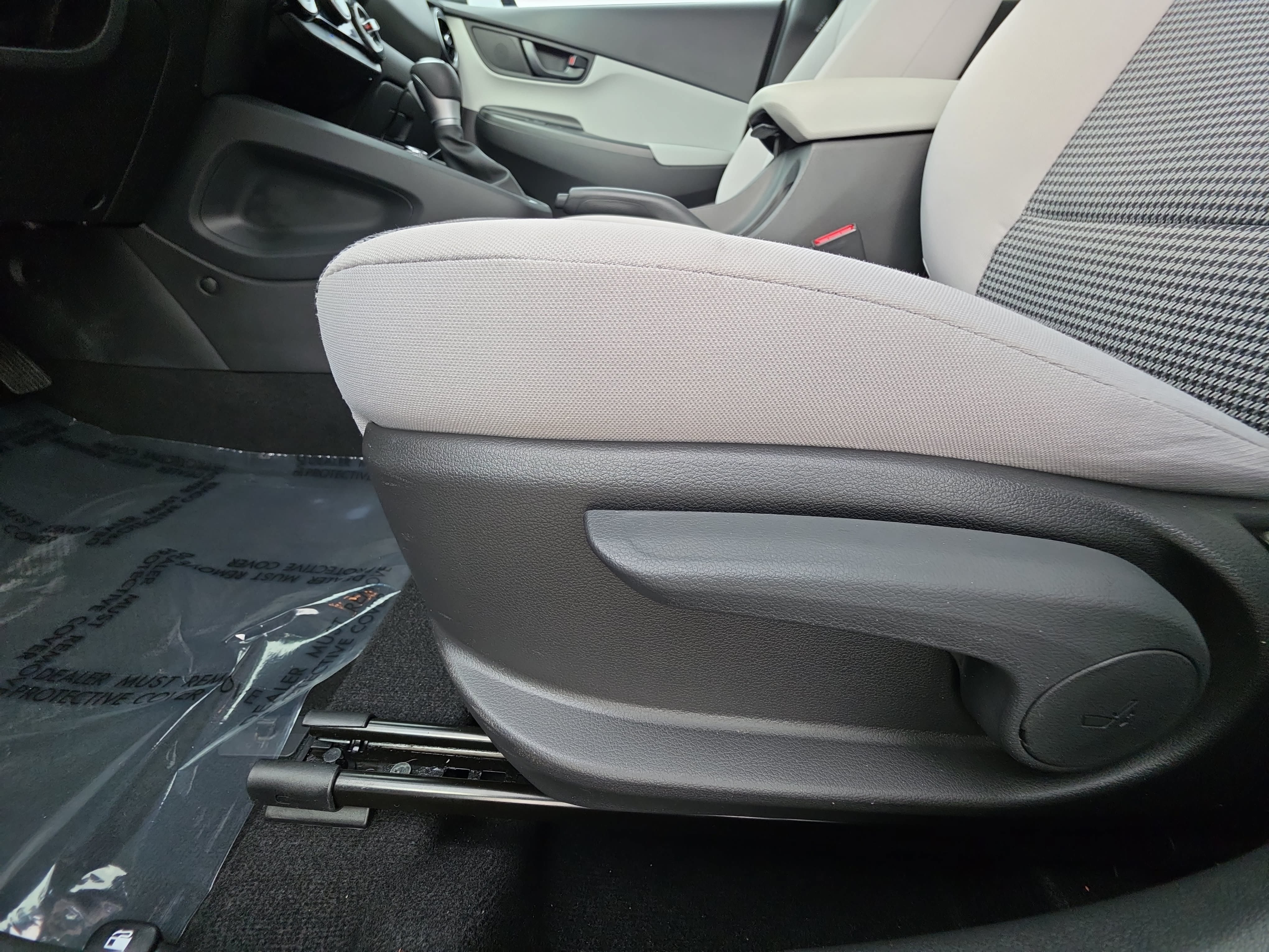 Used 2023 Hyundai Kona SE FWD image 27
