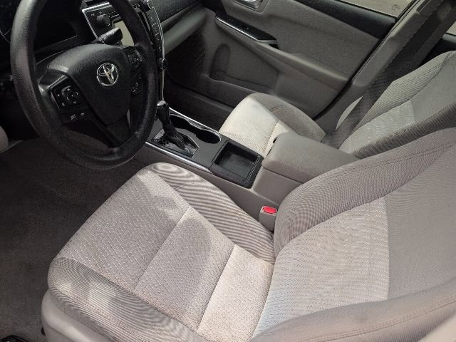 Used 2015 Toyota Camry LE w/ Moonroof Package FWD image 13