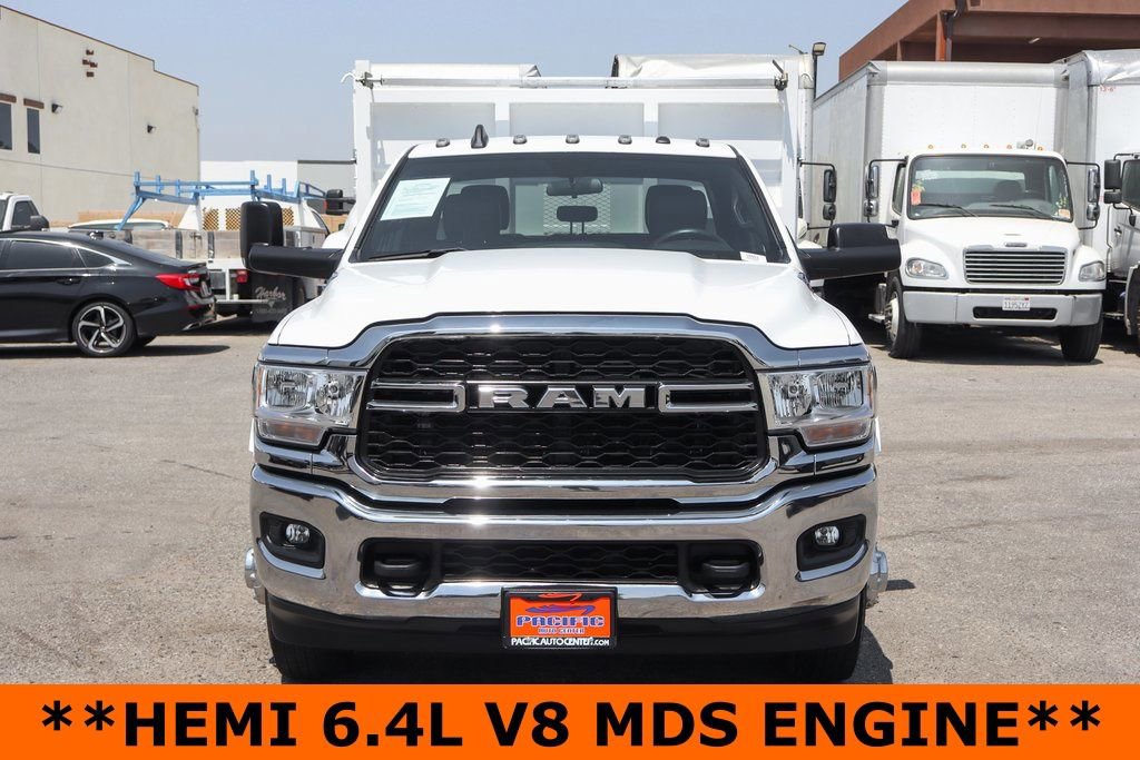 Used 2022 RAM 3500 Tradesman w/ Chrome Appearance Group AWD/4WD image 4