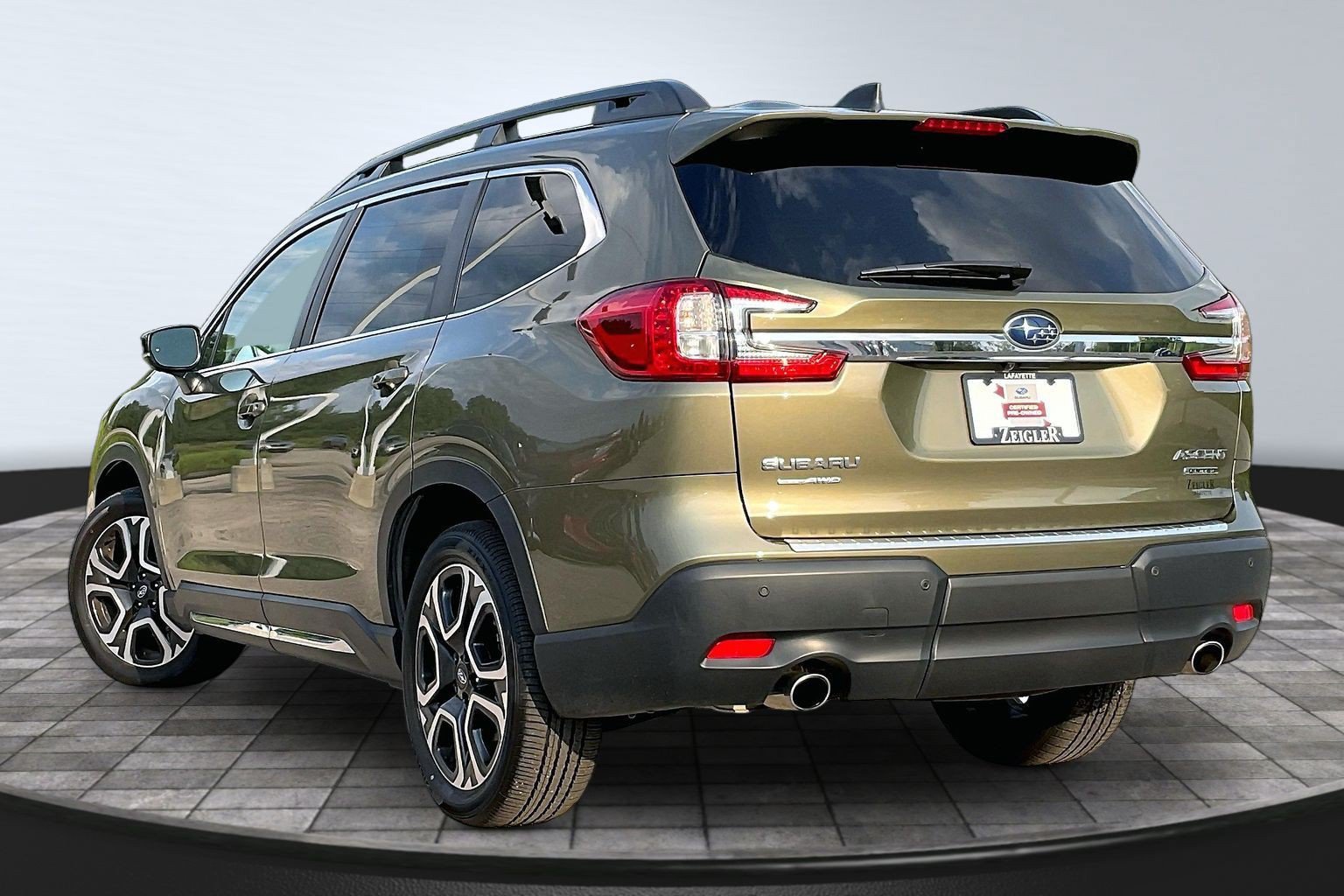 Used 2025 Subaru Ascent Limited AWD/4WD image 11