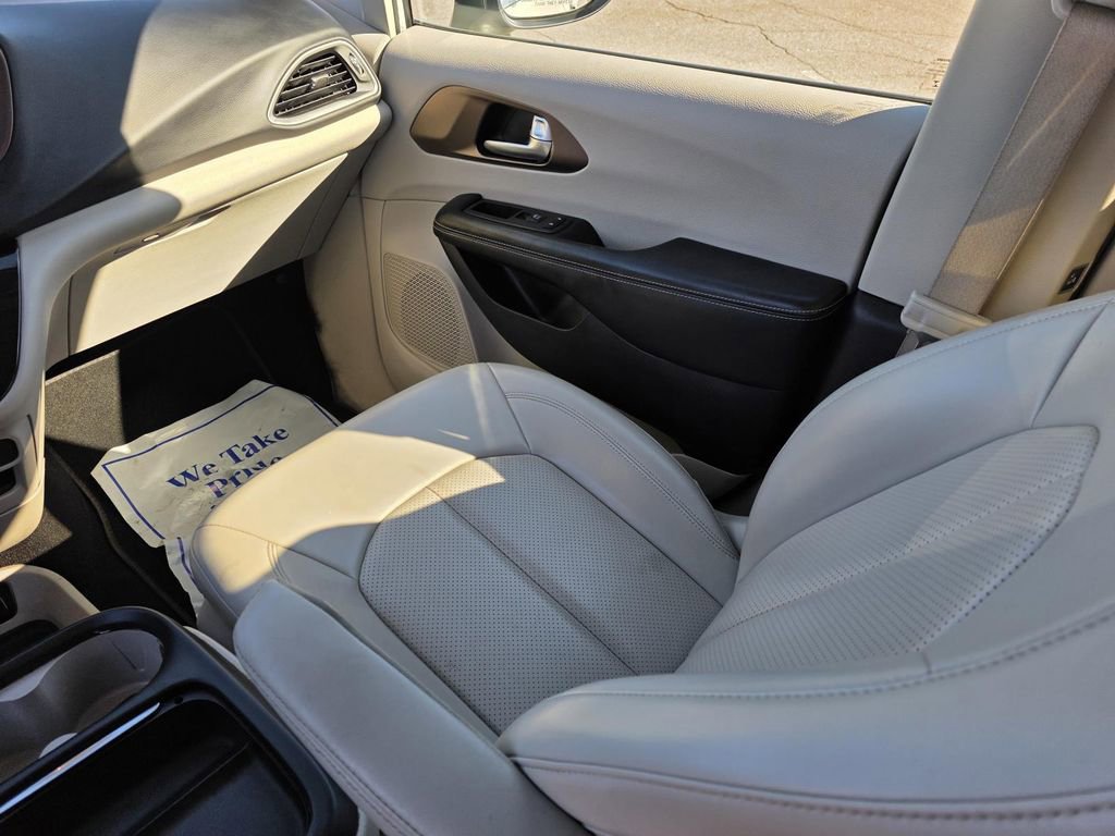 Used 2021 Chrysler Voyager Lxi image 28