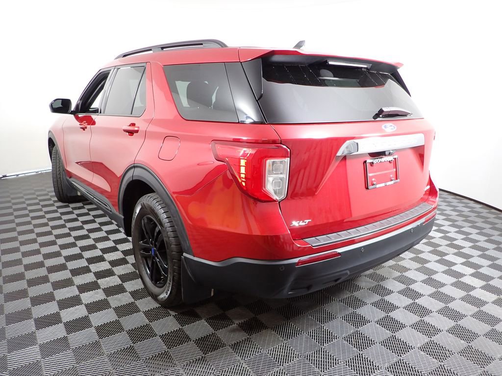 Used 2023 Ford Explorer XLT AWD/4WD image 14