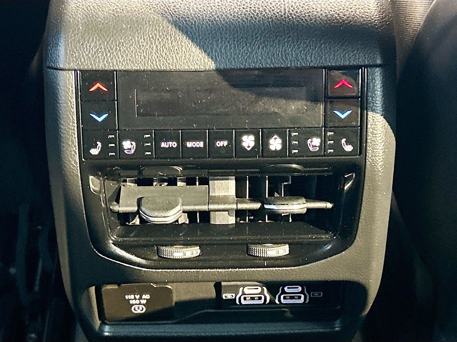 Used 2023 Jeep Grand Cherokee Summit AWD/4WD image 21