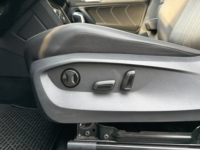 Used 2024 Volkswagen Tiguan SE FWD image 29