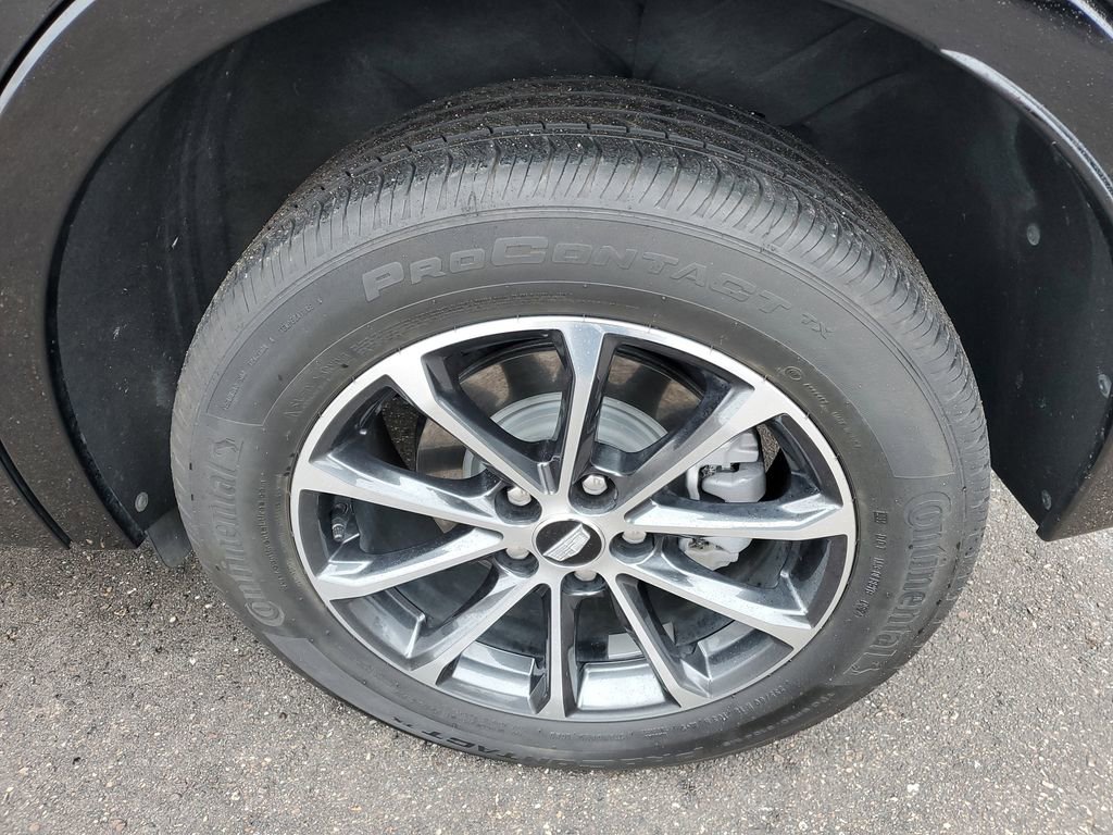 Certified 2024 Cadillac XT4 Sport w/ Cold Weather Package image 31