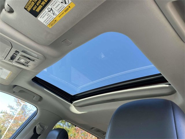 Used 2022 Toyota Highlander XLE image 25