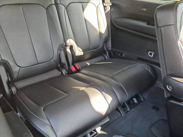 Used 2023 Jeep Grand Cherokee L Limited RWD image 20