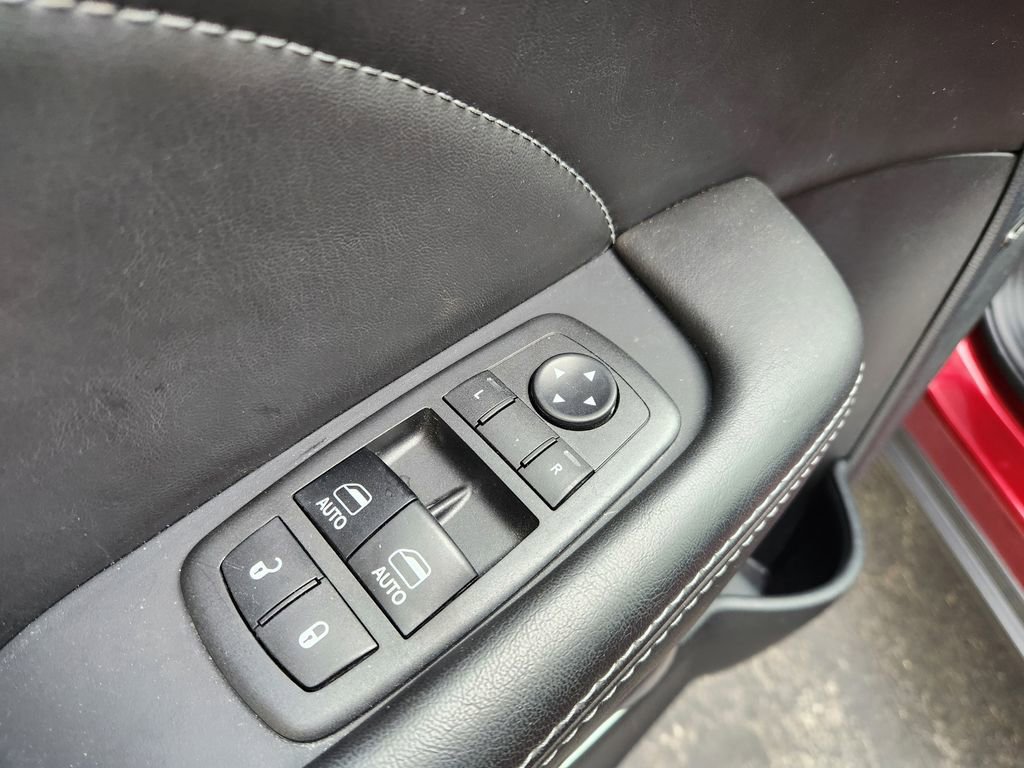 Used 2018 Dodge Challenger R/T Plus RWD image 17