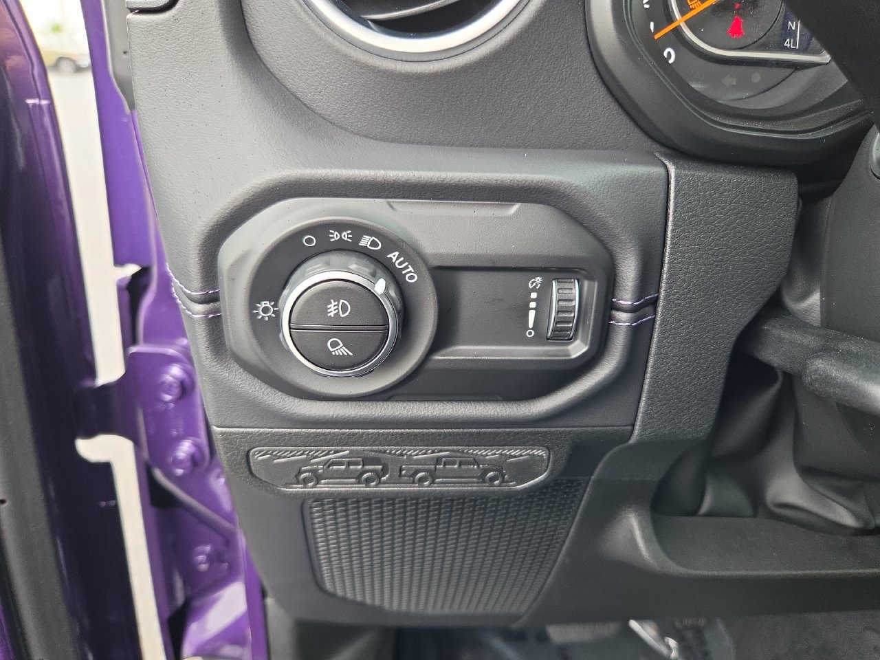 New 2026 Jeep Gladiator Sport AWD/4WD image 17