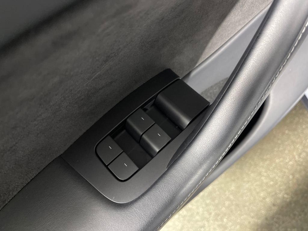 Used 2023 Tesla Model Y Long Range AWD/4WD image 18