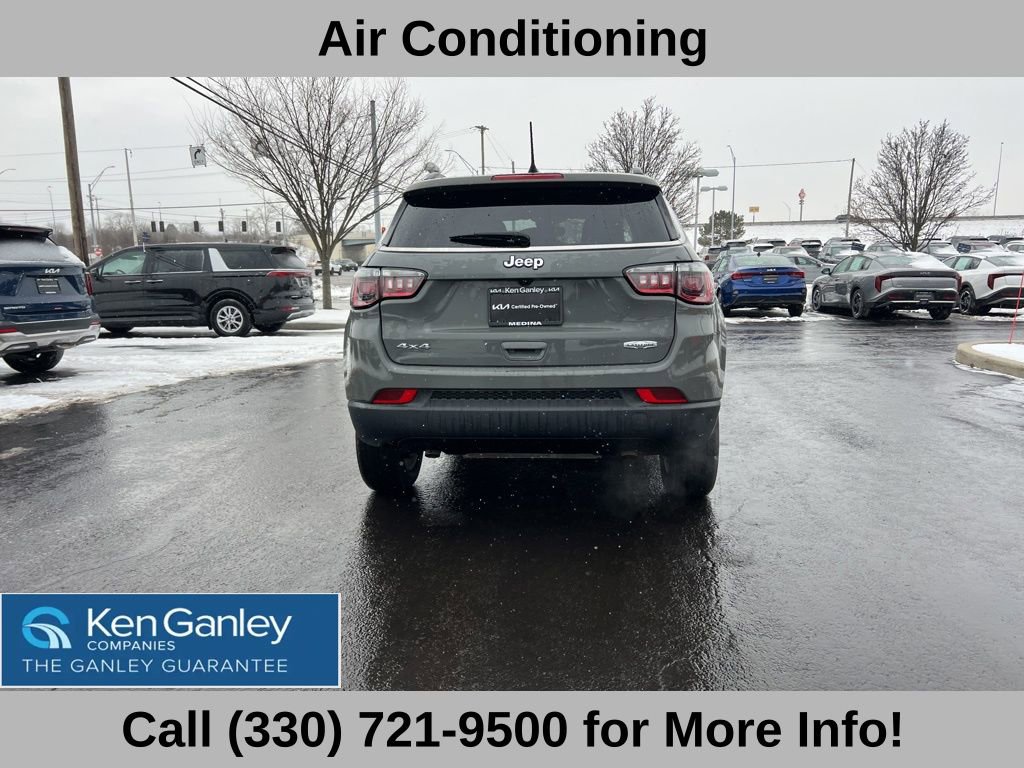 Used 2023 Jeep Compass Latitude image 11