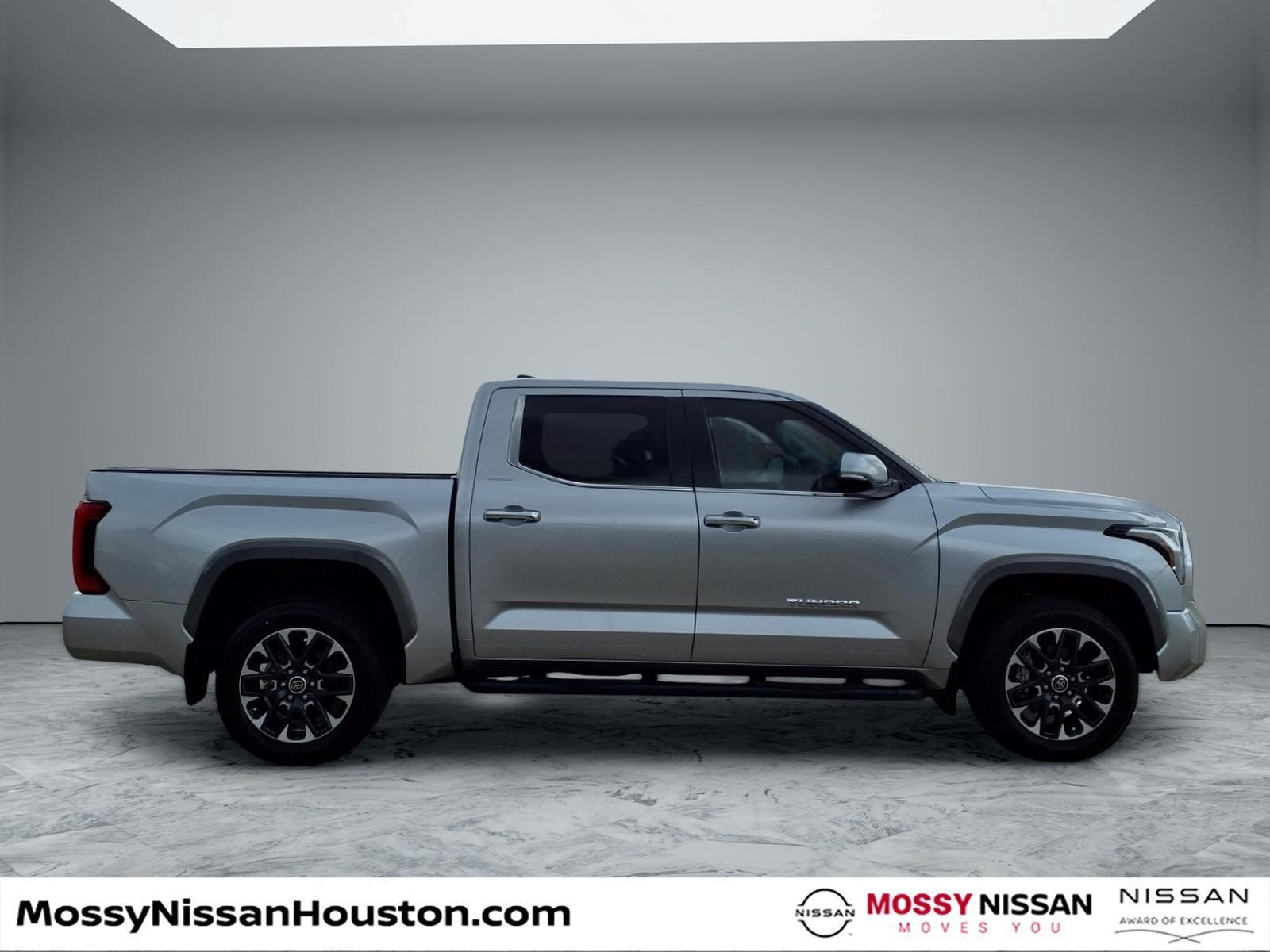 Used 2024 Toyota Tundra Limited w/ Power Package AWD/4WD image 8