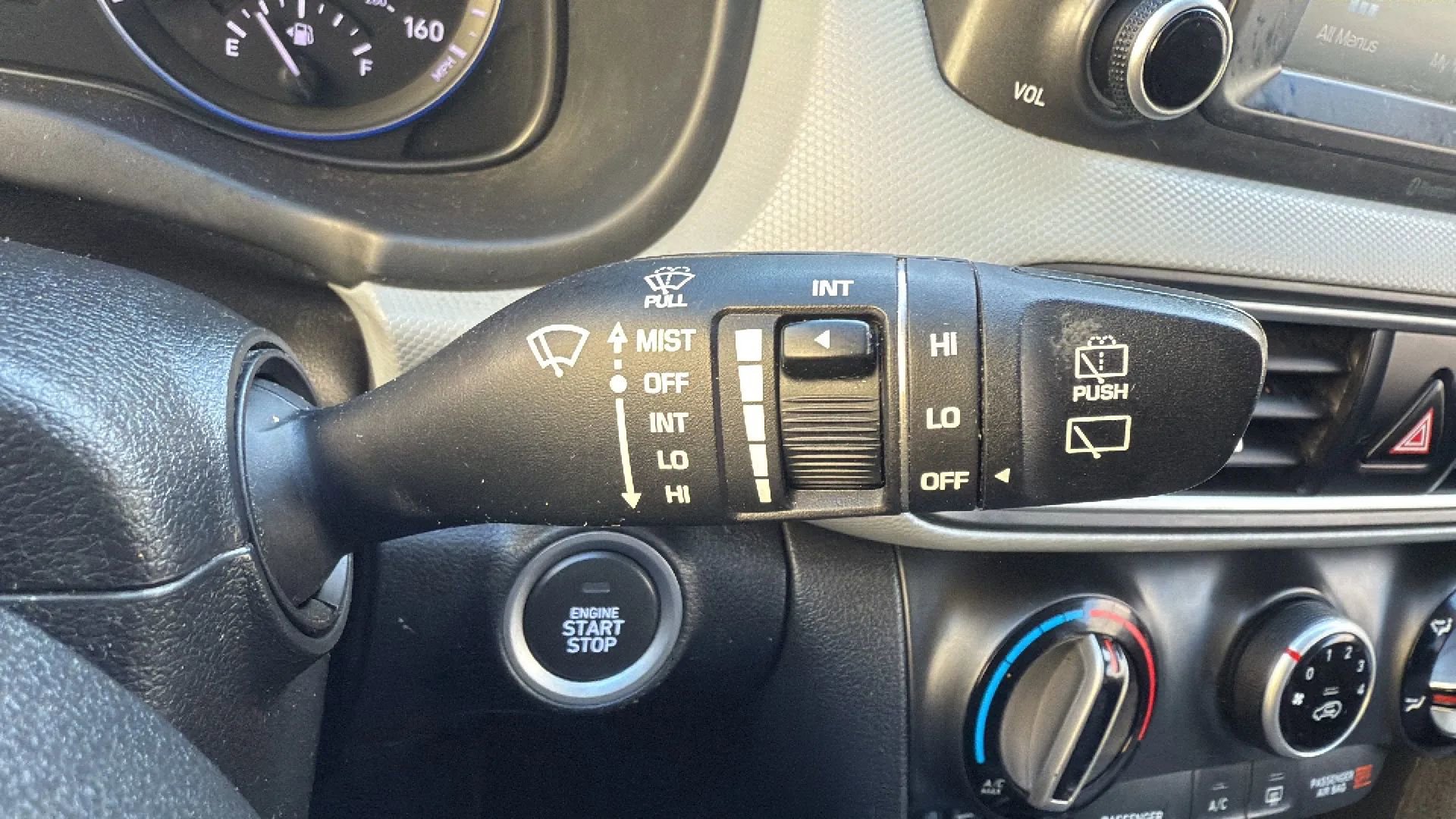 Used 2018 Hyundai Kona SEL image 13