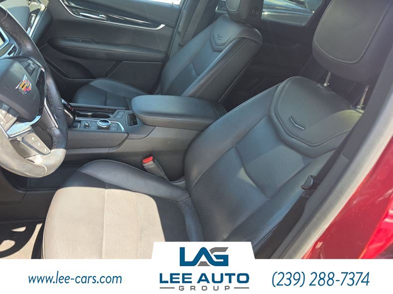 Used 2020 Cadillac XT5 Premium Luxury FWD image 3