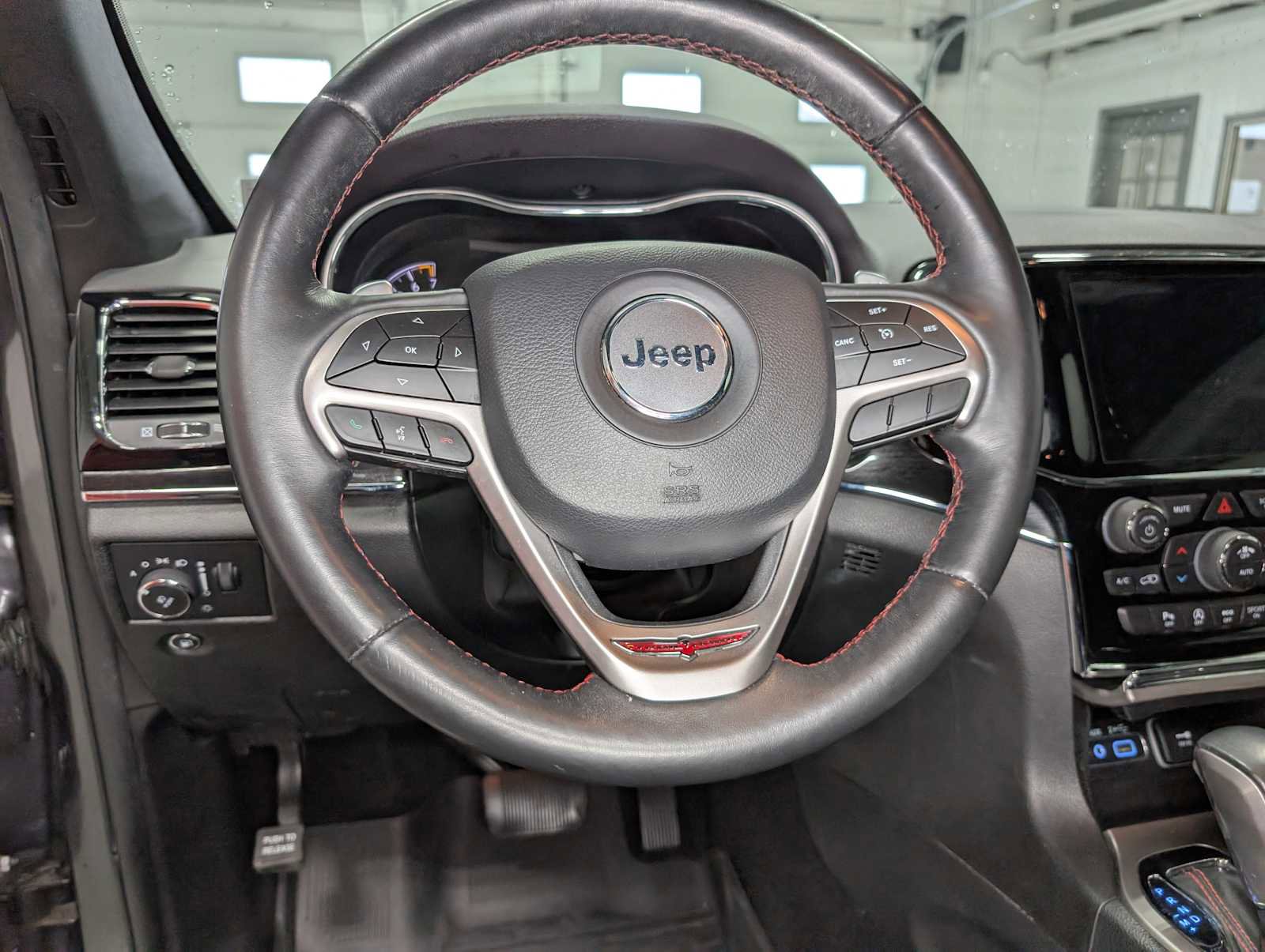 Used 2019 Jeep Grand Cherokee Trailhawk AWD/4WD image 38