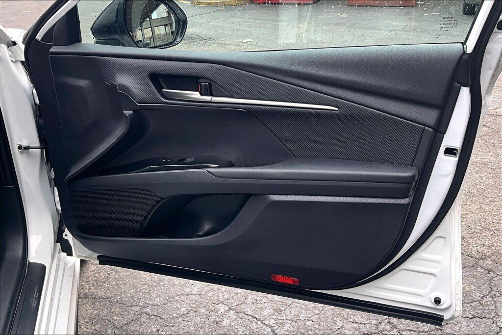 Used 2026 Toyota Camry Hybrid w/ Multimedia Upgrade Package AWD/4WD image 14