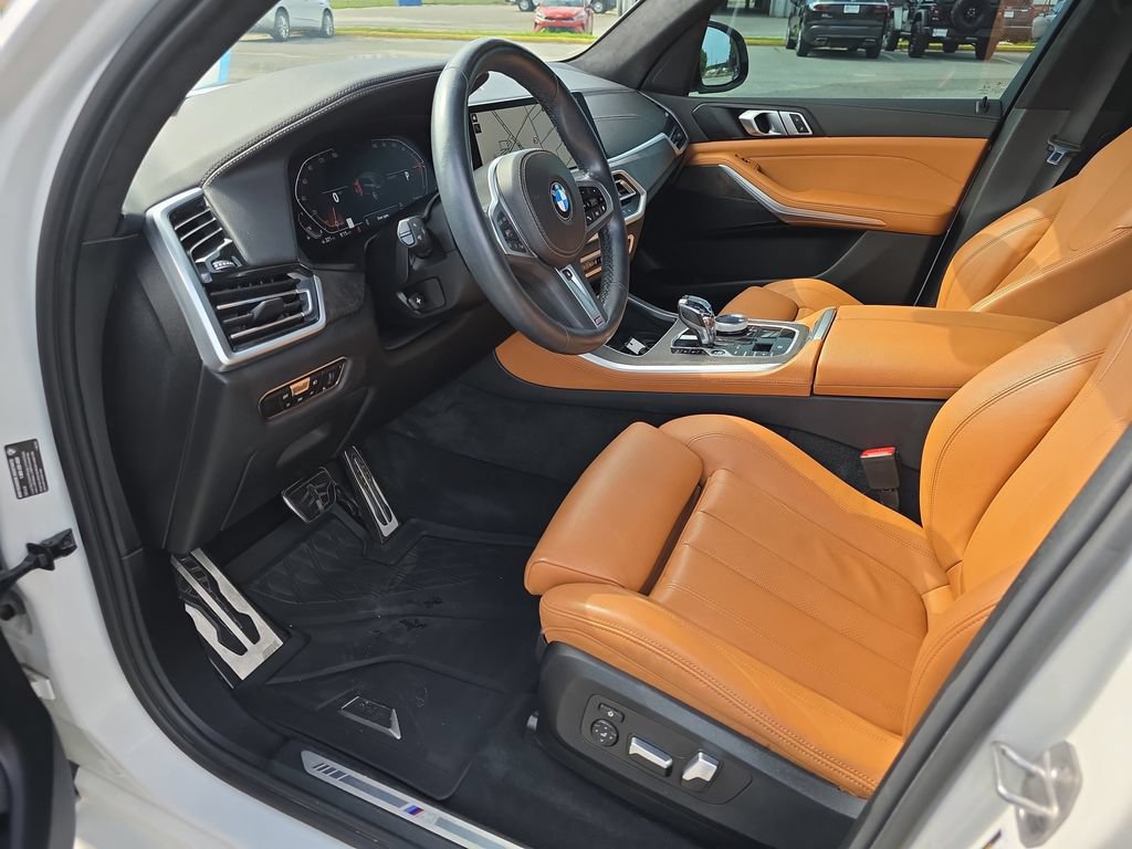 Used 2022 BMW X5 xDrive40i w/ M Sport Package AWD/4WD image 11