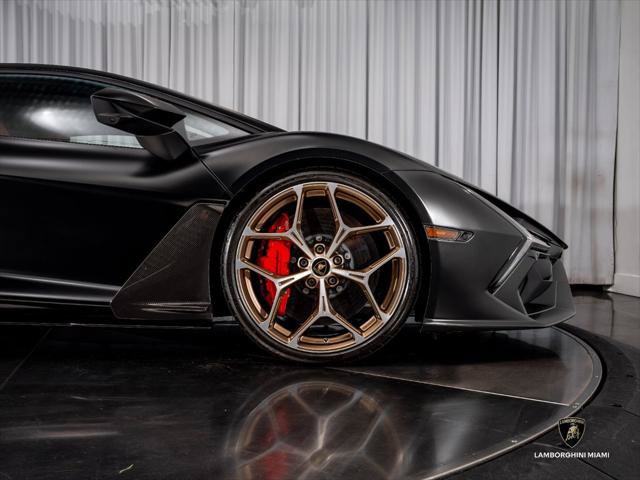 Used 2025 Lamborghini Revuelto AWD/4WD image 29