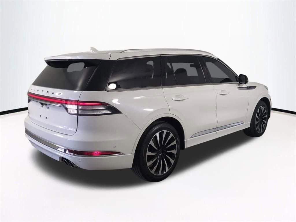 Used 2023 Lincoln Aviator Black Label Grand Touring image 5