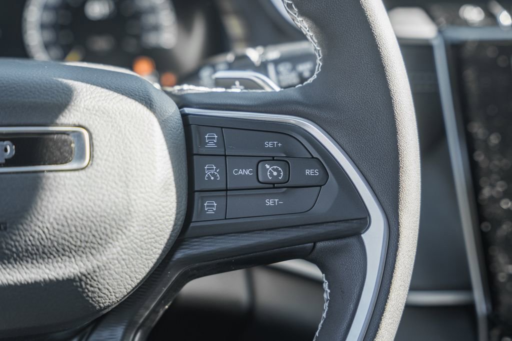 New 2025 Jeep Grand Cherokee Laredo X w/ Luxury Tech Group I image 27