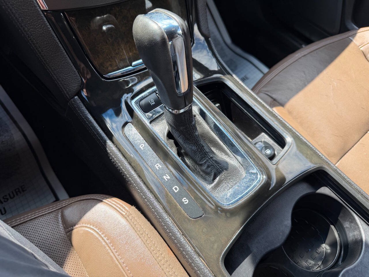 Used 2013 Lincoln MKS AWD image 47
