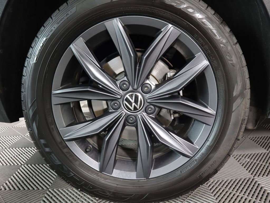 Used 2022 Volkswagen Tiguan SE w/ Panoramic Sunroof Package image 33