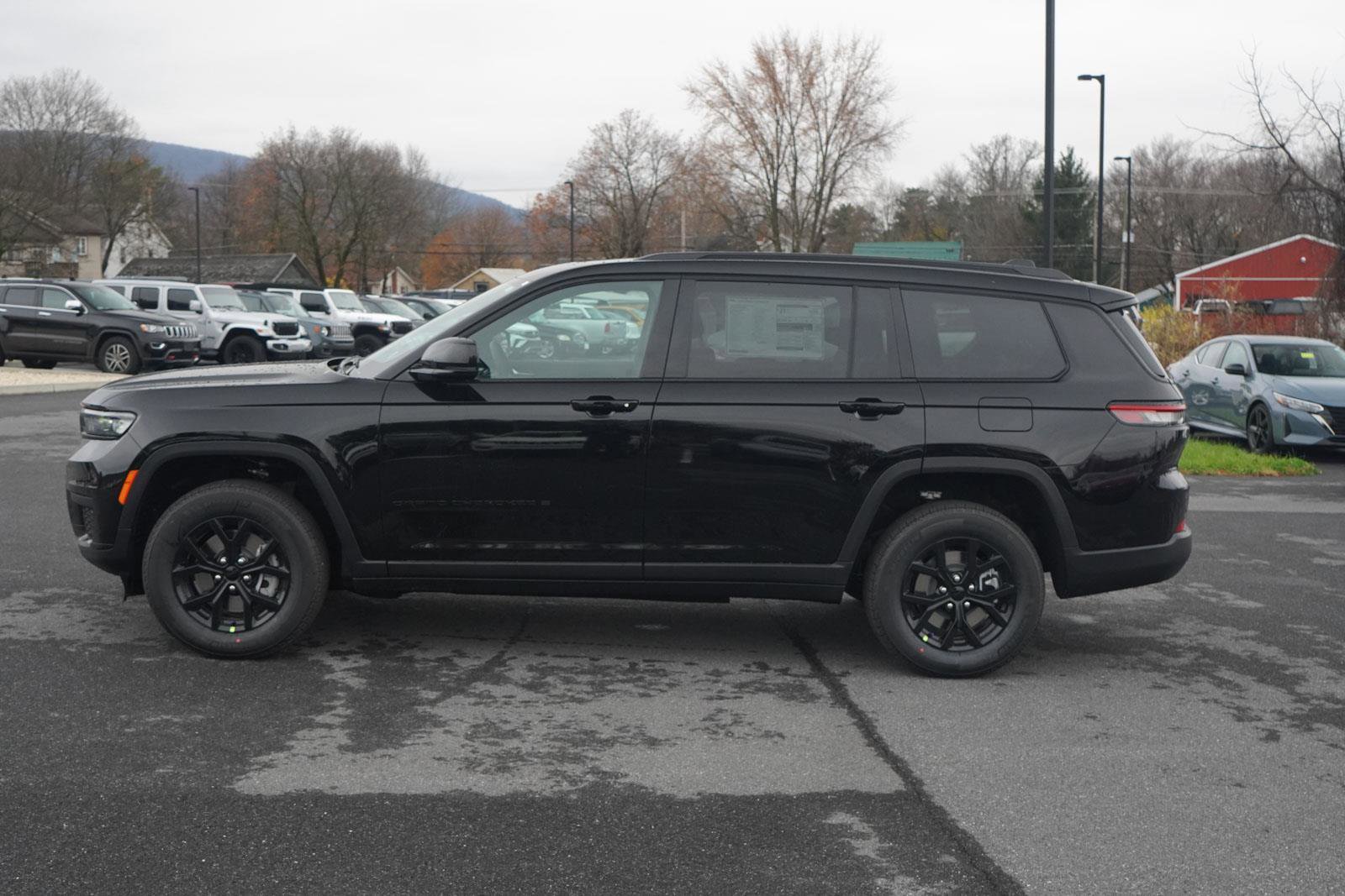 New 2025 Jeep Grand Cherokee L Altitude image 17