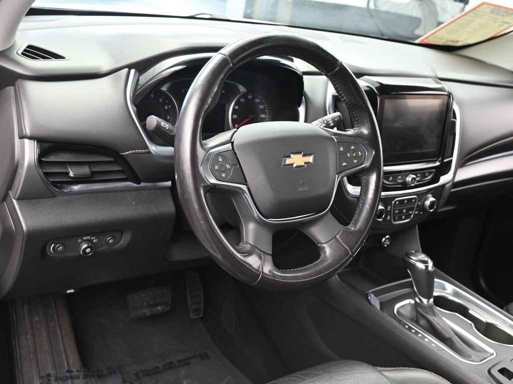 Used 2018 Chevrolet Traverse LT image 13