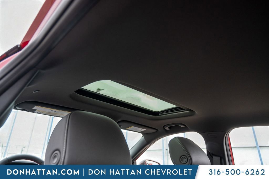 New 2026 Chevrolet Trax RS w/ Sunroof Package FWD image 25