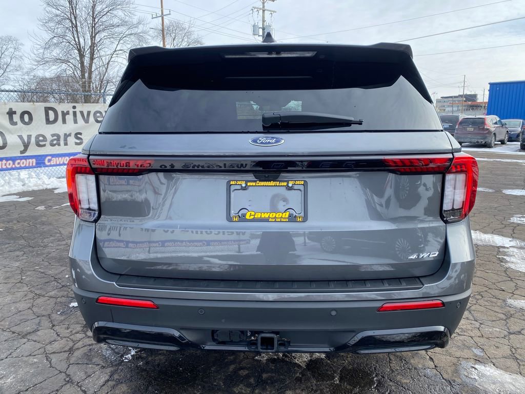Used 2025 Ford Explorer ST-Line image 3