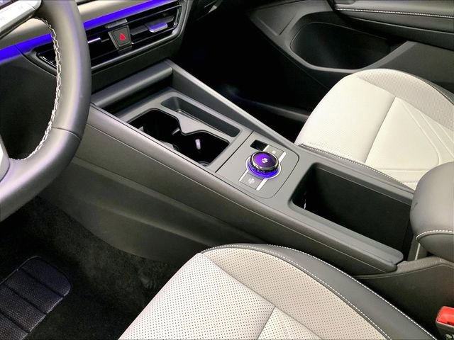 Certified 2025 Volkswagen Tiguan SE w/ Panoramic Sunroof Package image 17