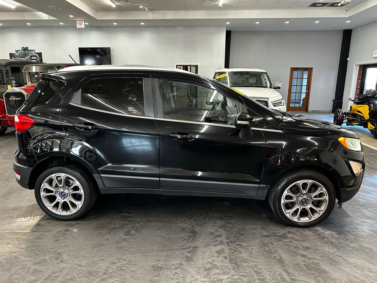 Used 2019 Ford EcoSport Titanium FWD image 4