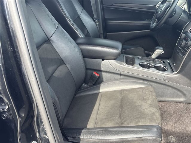 Used 2018 Jeep Grand Cherokee Altitude image 26