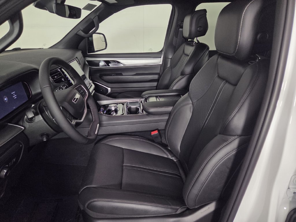 New 2026 Jeep Grand Wagoneer 4WD image 9