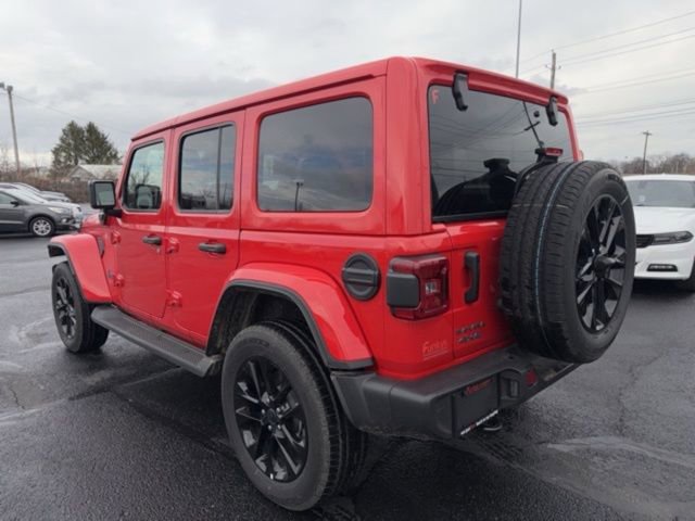 Used 2025 Jeep Wrangler Sahara 4xe image 5