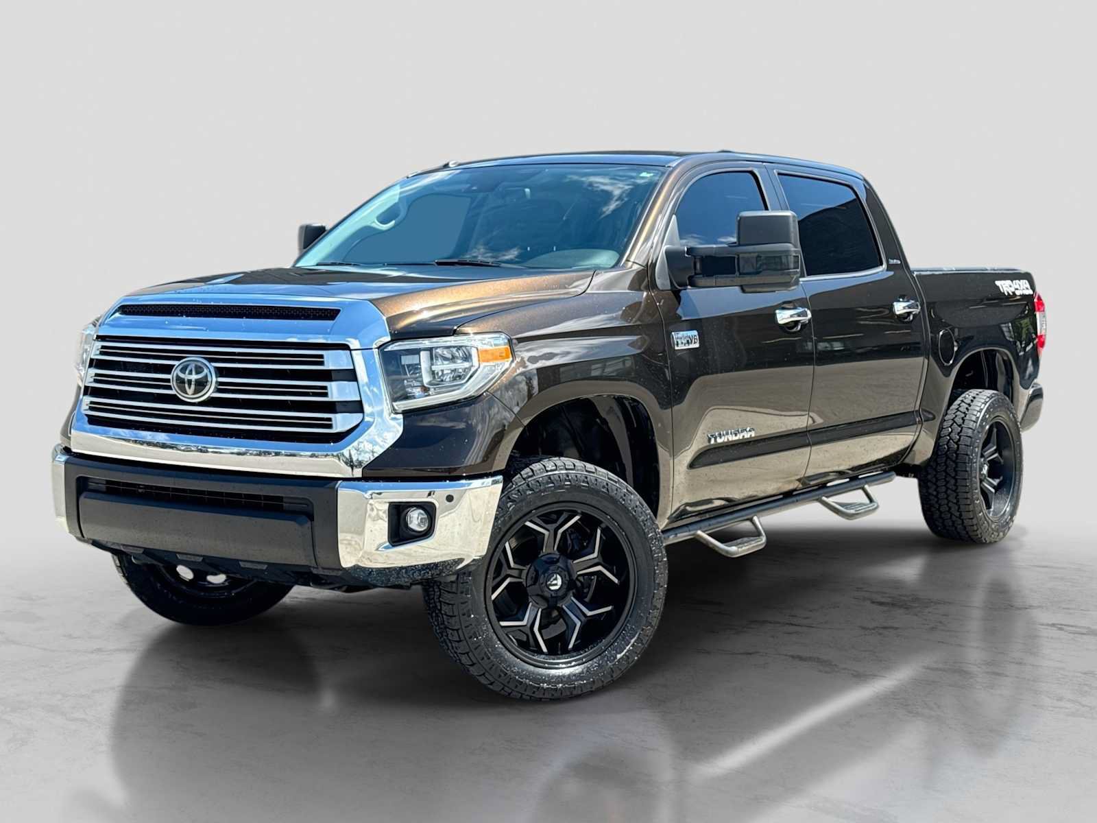 Used 2019 Toyota Tundra Limited w/ Limited Premium Package