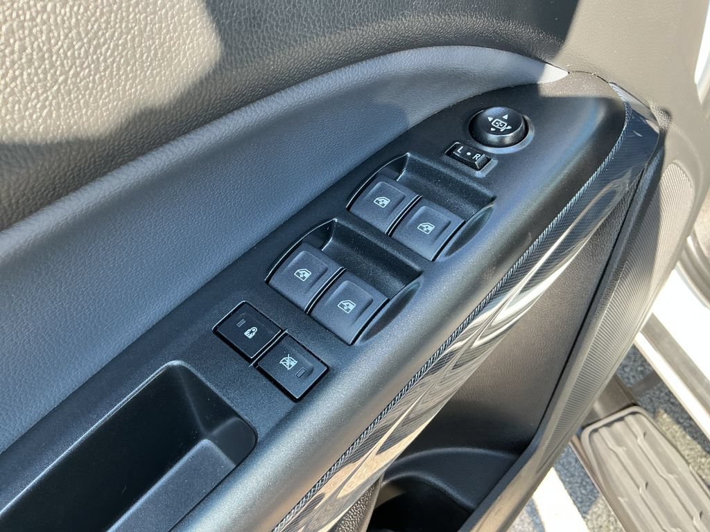 Used 2022 Chevrolet Colorado Z71 AWD/4WD image 13