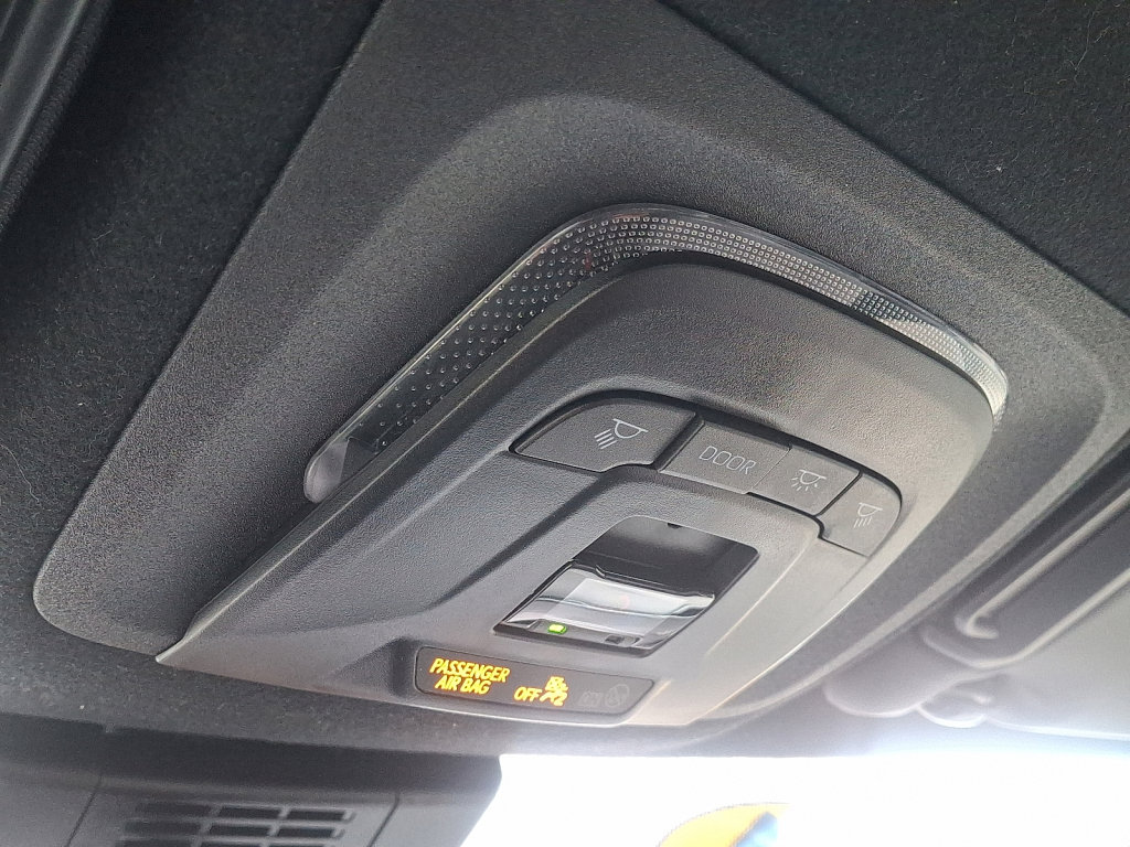 Used 2024 Toyota Corolla SE image 30