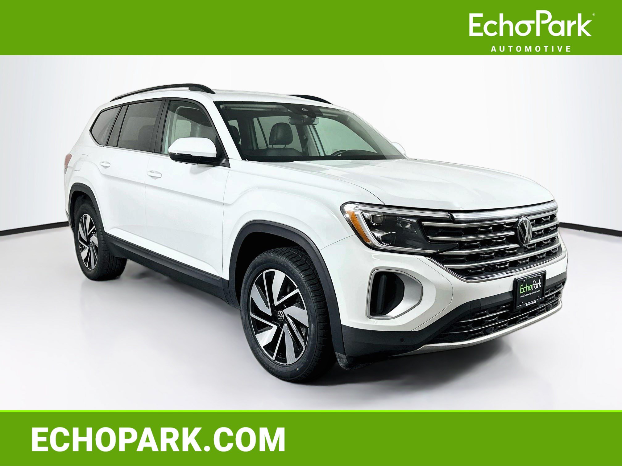 Used 2025 Volkswagen Atlas SE AWD/4WD image 1