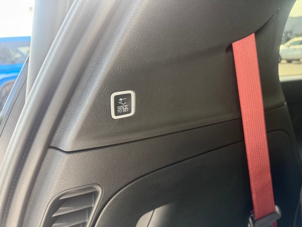 New 2027 Chrysler Pacifica Select FWD image 51