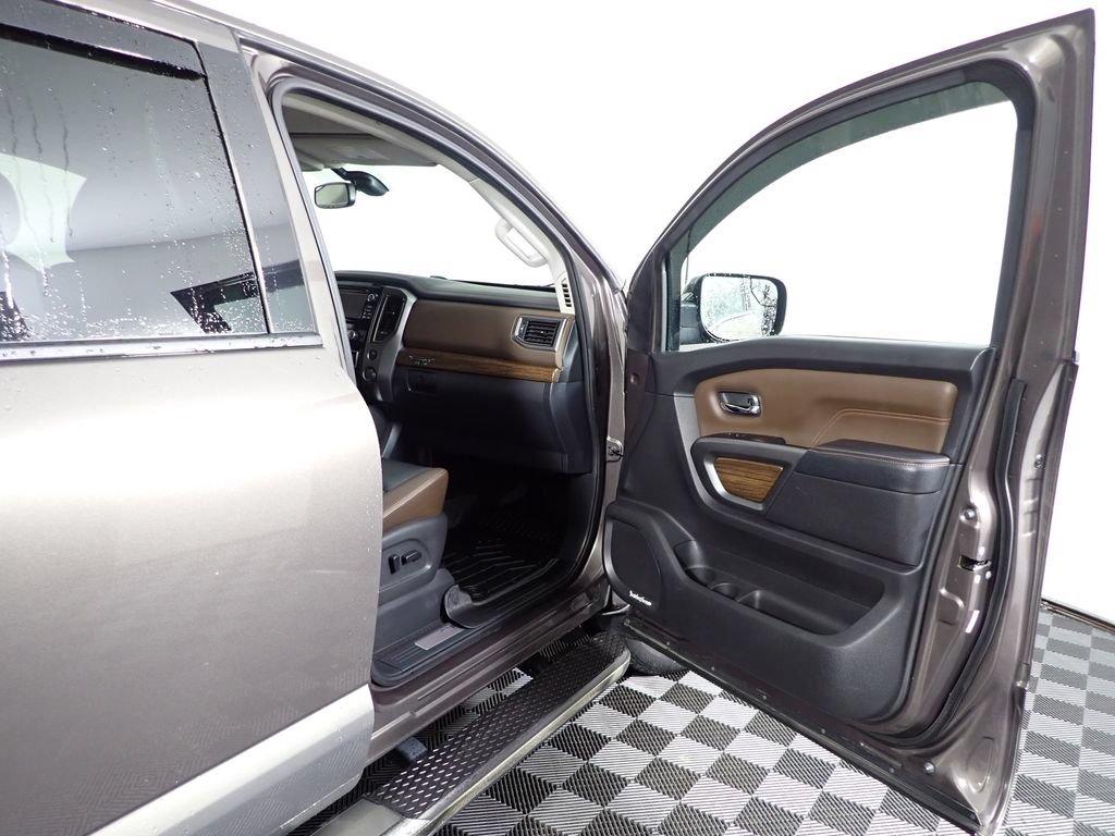 Used 2017 Nissan Titan Platinum Reserve RWD image 39