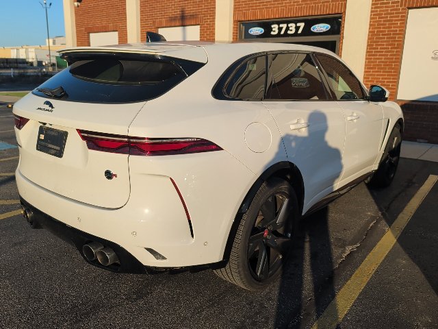 Used 2023 Jaguar F-PACE SVR AWD/4WD image 2