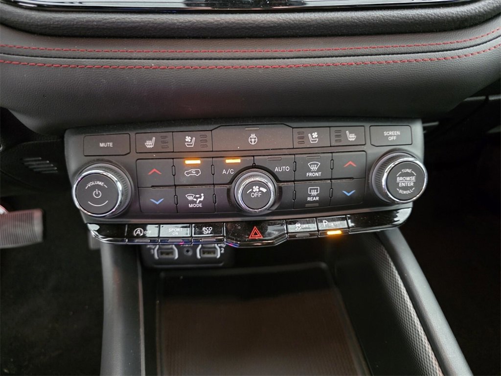 Certified 2024 Dodge Durango GT image 28