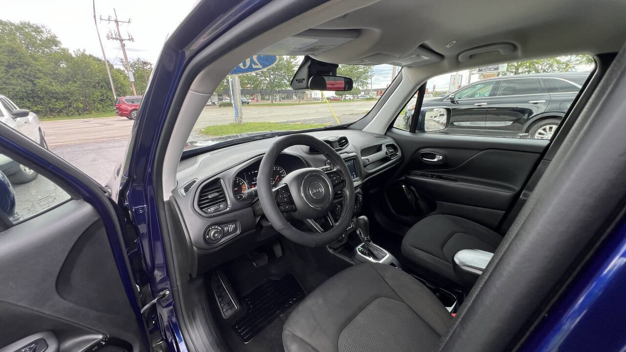 Used 2020 Jeep Renegade Altitude AWD/4WD image 11