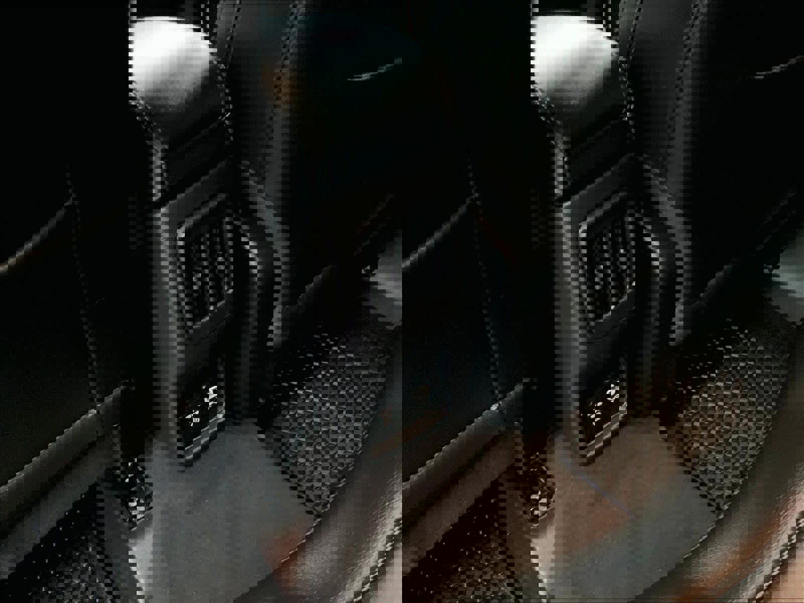 Used 2019 Jeep Compass Latitude w/ Cold Weather Group image 40