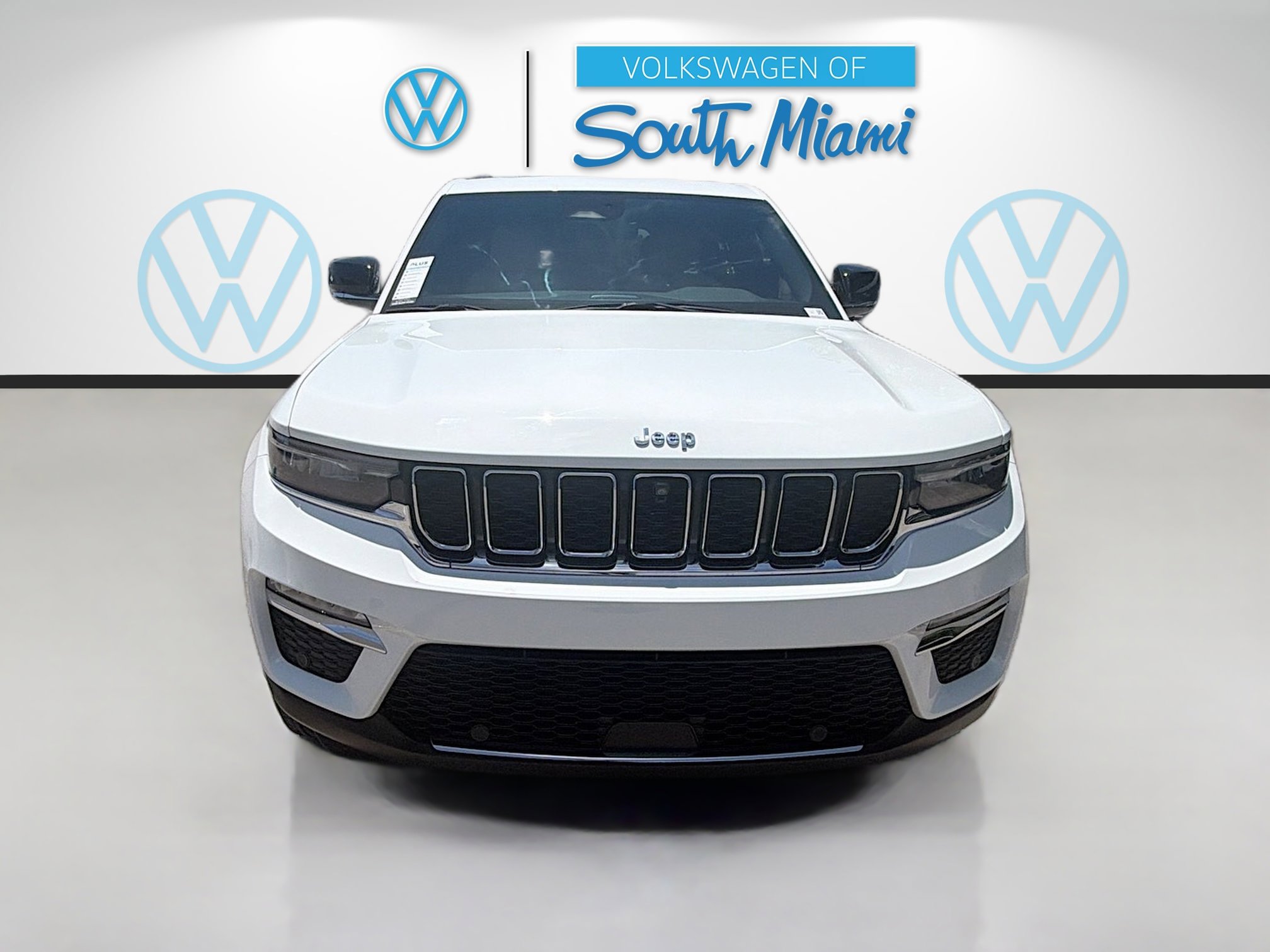 Used 2022 Jeep Grand Cherokee Limited 4xe w/ Luxury Tech Group II AWD/4WD image 2